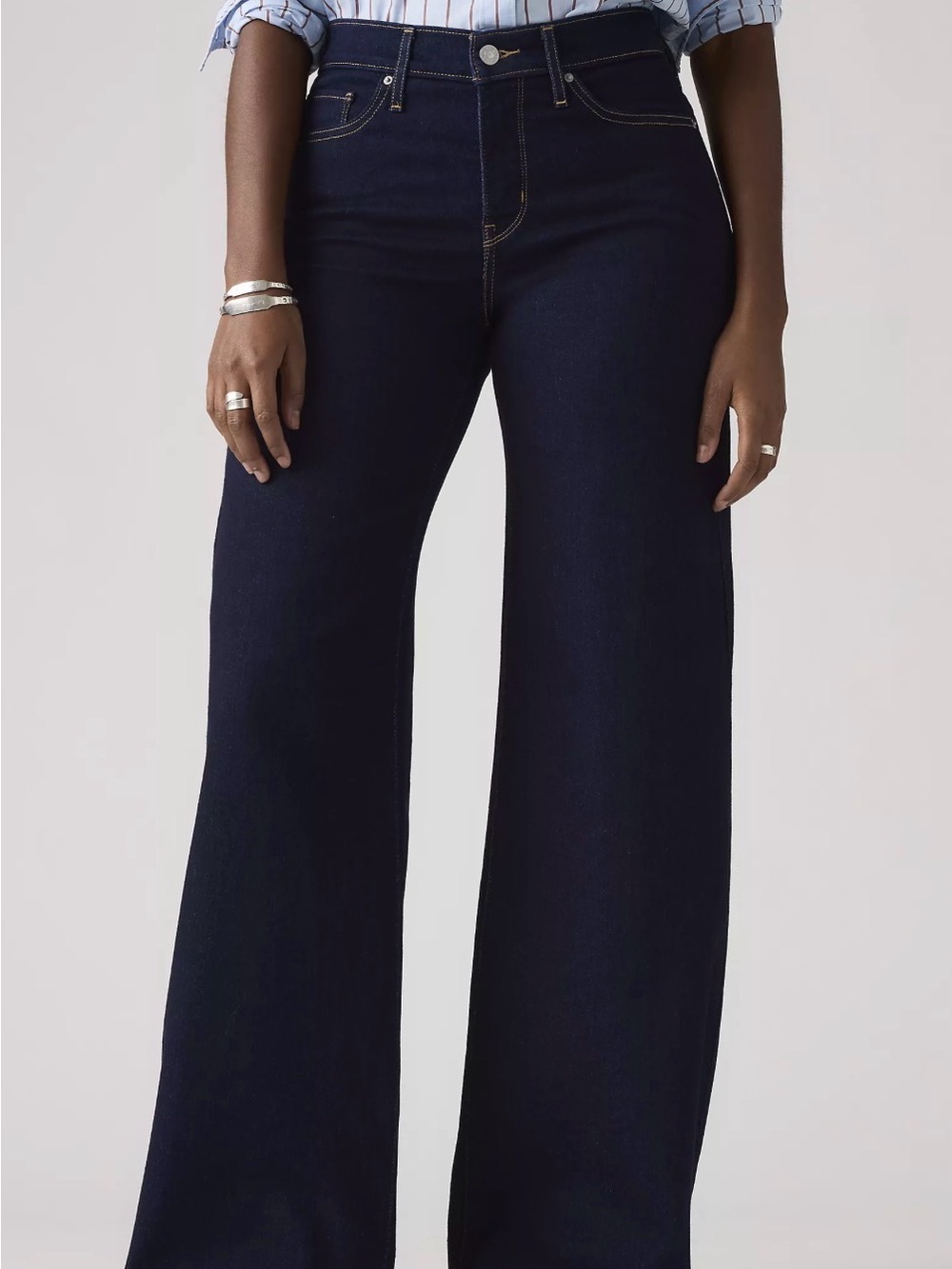 NWOT Levi's Dark Indigo 318 Shaping Wide Leg Jeans - Size 28x32